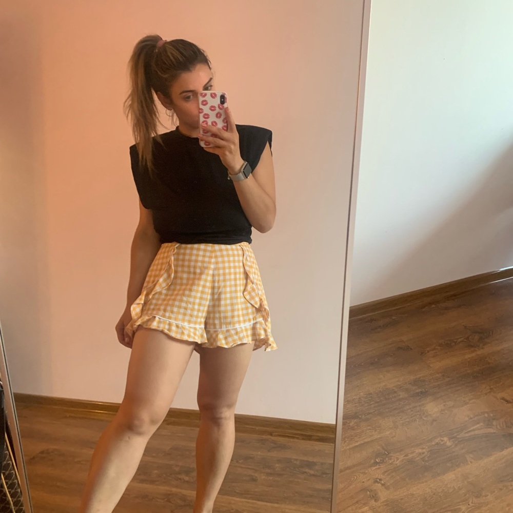 The fifth label white and yellow shorts